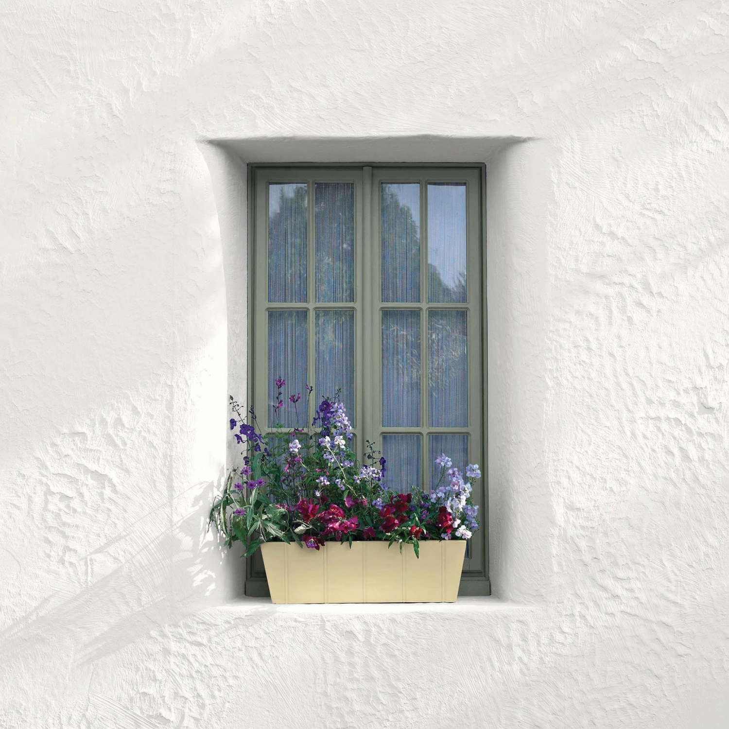 Sandtex 10 Year Bay Tree Satinwood Exterior Metal & Wood Paint, 2.5L 3 Sandtex 10 Year Bay Tree Satinwood Exterior Metal & Wood Paint, 2.5L - Image 2